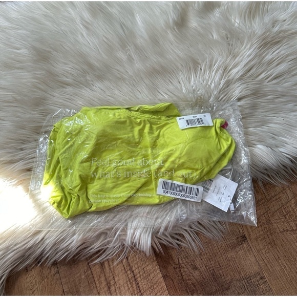 ANDIE The Fiji One Piece In Neon Lemon - Picture 4 of 5